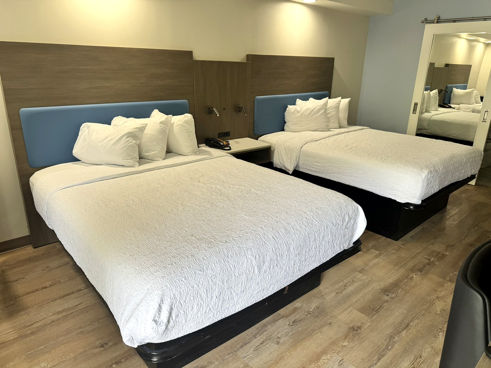 Two queen beds close-up